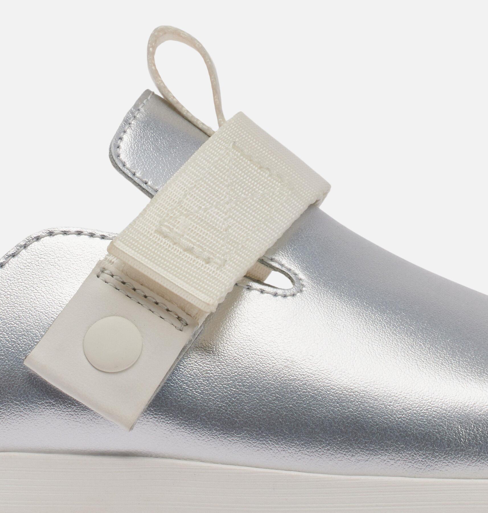 Viibe Women's Clog - Image 10